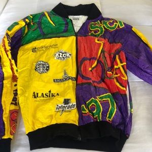 TYVEK NWOT NIKE VINTAGE JACKET. MENS/WOMENS. ADULT MEDIUM.